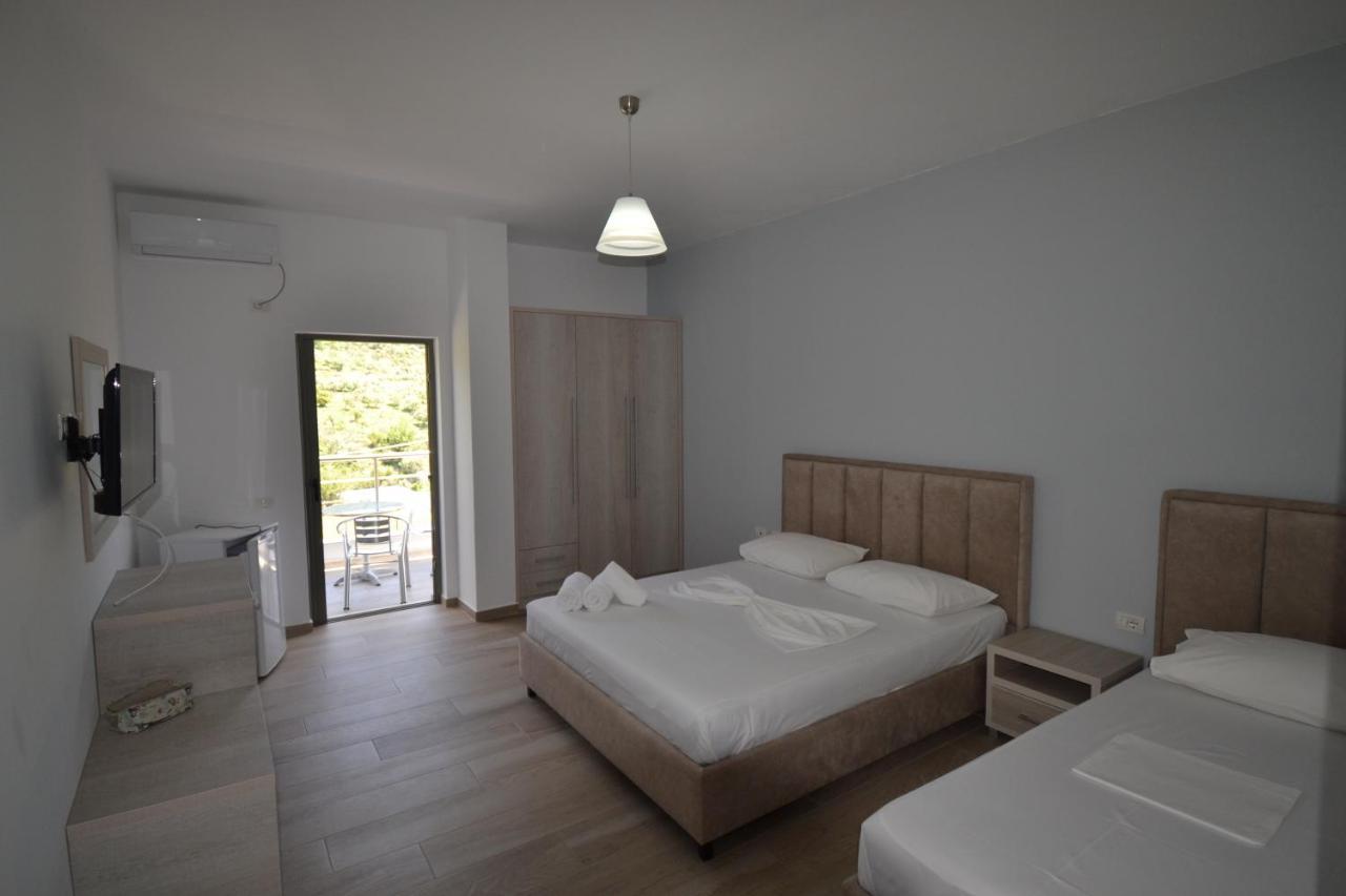 Hotel Bujtina Eleni Himarë Exteriér fotografie